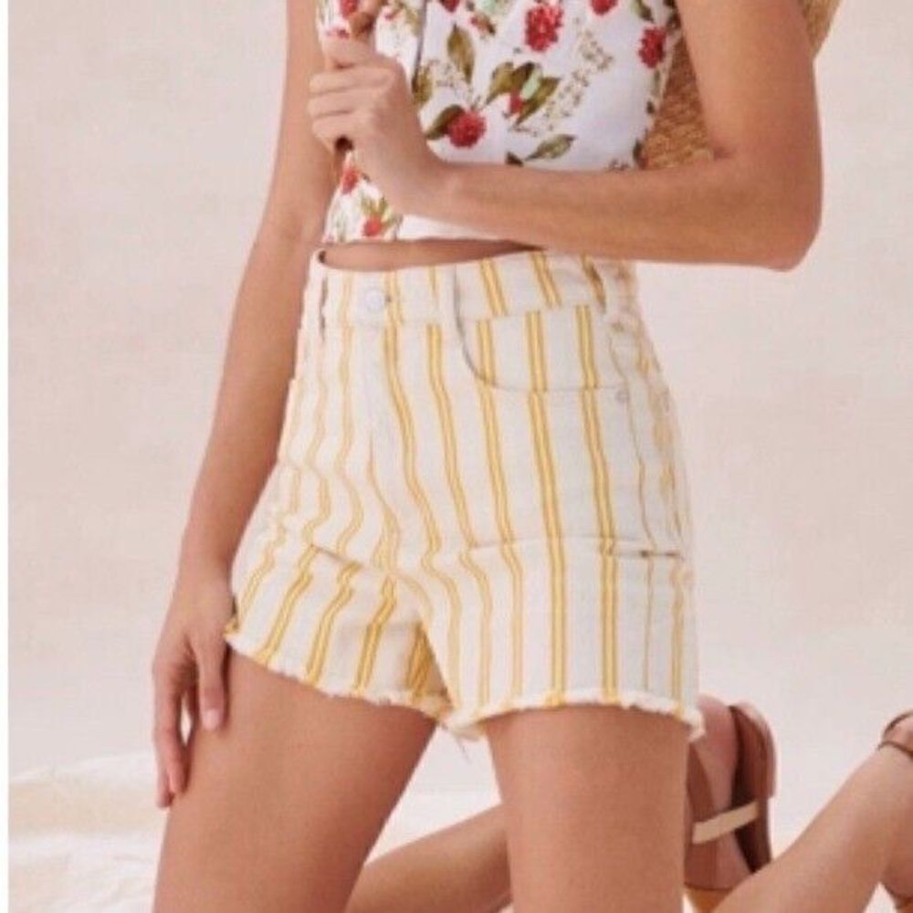 Anthro Pilcro Wanderer Short Cream Mustard Hi Rise